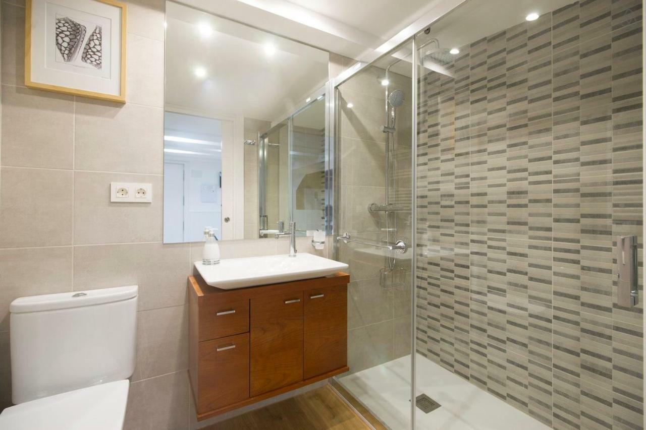 Luxury In Old Town Near Beach By Www,Sansebastianapartments,Es San Sebastian Bagian luar foto